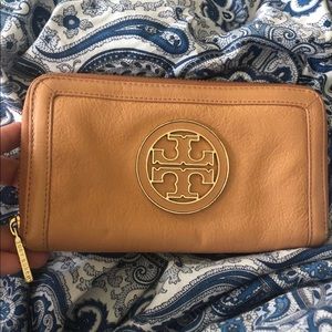 Tory Burch wallet